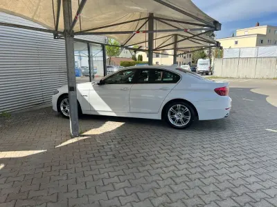 Gebraucht BMW 530 Sport Line 258 PS (189 kW) 2016 Weiß Limousine