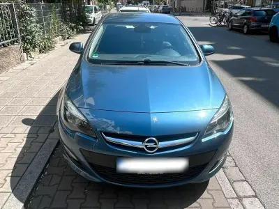 Gebraucht Opel Astra 120 PS (88 kW) 2015 Blau Limousine