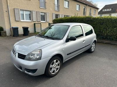 gebraucht Renault Clio Campus 1.2 16V Campus TÜV 6/25 55KW Silber