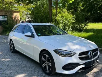 Gebraucht Mercedes C220 Avantgarde 200 PS (147 kW) 2023 Weiß Kombi