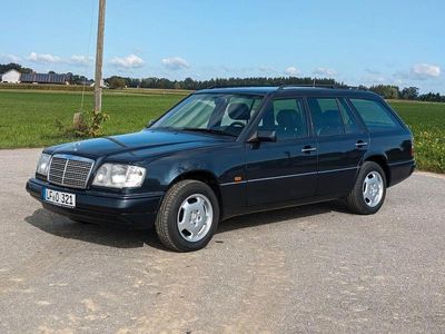 Gebraucht Mercedes E280 193 PS (141 kW) 1996 Schwarz Kombi