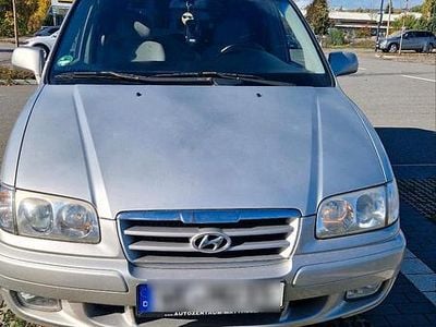 Silber Gebraucht 2006 Hyundai Trajet Van / Kleinbus | 3.700 €