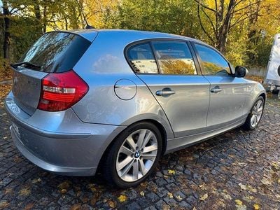 Gebraucht BMW 118 Sport Line 143 PS (105 kW) 2011 Blau Kleinwagen