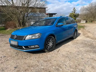 Usata VW Passat 177 CV (130 kW) 2013 Blu Station wagon