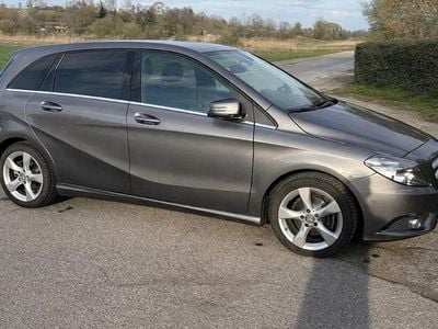 Usata Mercedes B180 122 CV (89 kW) 2014 Grigio Monovolume