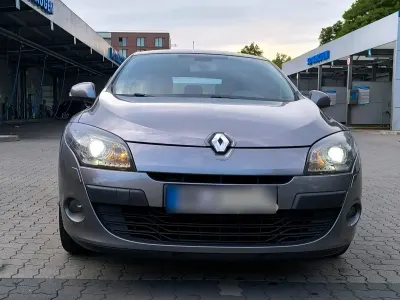 Gebraucht Renault Mégane III 110 PS (80 kW) 2010 Grau Limousine