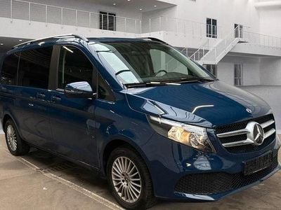 Blau Gebraucht 2021 Mercedes V220 Van / Kleinbus | 36.950 € (Guter Preis)