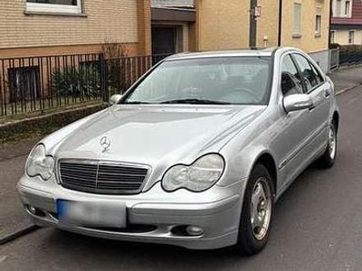 Second-hand Mercedes C200