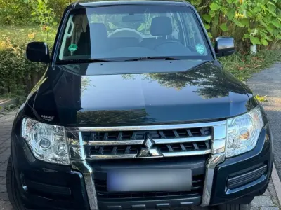 Gebraucht Mitsubishi Pajero 190 PS (139 kW) 2015 Grün SUV