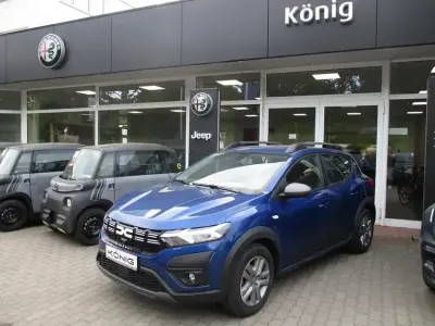 Usado Dacia Sandero Expression 101 CV (74 kW) 2023 Azul Utilitario
