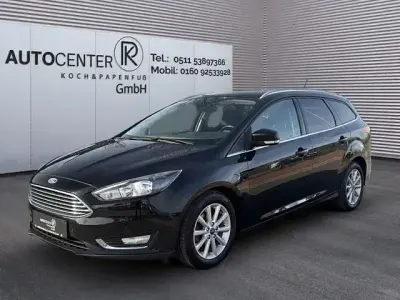 Gebraucht Ford Focus Titanium 125 PS (91 kW) 2015 Schwarz Limousine