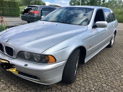 Gebraucht BMW 530 262 PS (192 kW) 2003 Silber Kombi