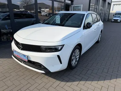 Gebraucht Opel Astra Elegance 131 PS (96 kW) 2023 Weiß Kleinwagen