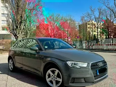 Używany Audi A3 Sport 116 KM (85 kW) 2018 Szary Sedan/Limuzyna