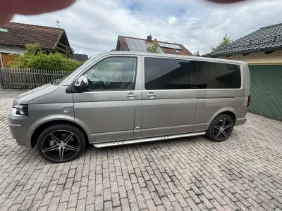 Gebraucht VW Multivan 170 PS (125 kW) 2013 Beige Van / Kleinbus