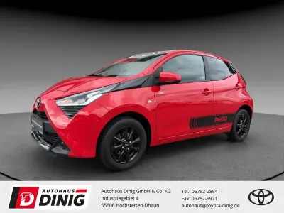 Gebraucht Toyota Aygo X X-play 72 PS (52 kW) 2021 Rot SUV