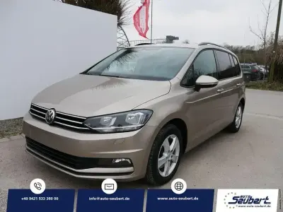 Begagnad VW Touran Comfortline 150 HK (110 kW) 2019 Beige Minibuss