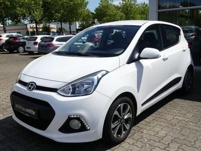 Gebraucht Hyundai i10 87 PS (63 kW) 2015 Weiß Kleinwagen