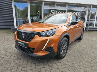 Gebraucht Peugeot 2008 Active 131 PS (96 kW) 2022 Orange SUV