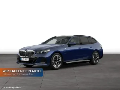 Usata BMW 530e Comfort Edition 299 CV (219 kW) 2025 Blu Station wagon