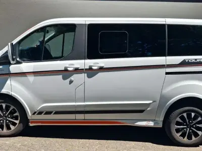 Gebraucht Ford Tourneo 185 PS (136 kW) 2021 Weiß Van / Kleinbus