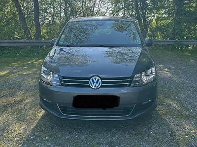 Second-hand VW Sharan 150 CP (110 kW) 2018 Gri Monovolum