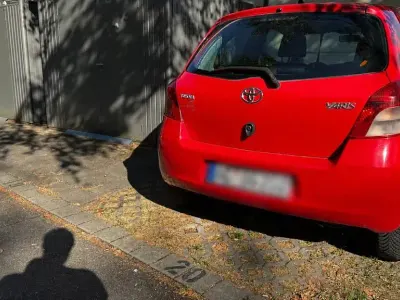 Gebraucht Toyota Yaris 69 PS (50 kW) 2007 Rot Kleinwagen