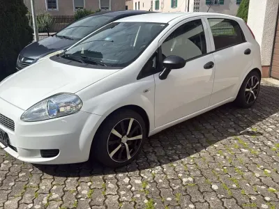 Gebraucht Fiat Grande Punto 87 PS (63 kW) 2009 Weiß Kleinwagen