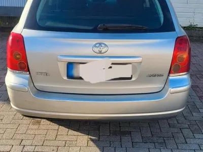Gebraucht Toyota Avensis 120 PS (88 kW) 2003 Andere farben Kombi