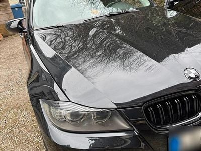 Gebraucht BMW 318 143 PS (105 kW) 2009 Schwarz Kleinwagen