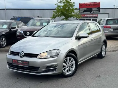 Gebraucht VW Golf VII Comfortline 105 PS (77 kW) 2014 Tungsten silver metallic Kleinwagen