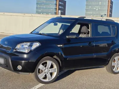 Używany Kia Soul 125 KM (91 kW) 2011 Czarny SUV