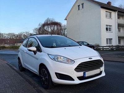 Usata Ford Fiesta 60 CV (44 kW) 2015 Bianco Utilitaria