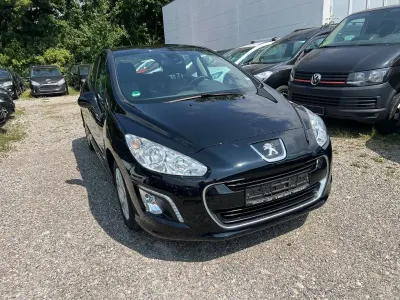 Gebraucht Peugeot 308 Active 120 PS (88 kW) 2011 Limousine