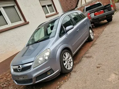 Brugt Opel Zafira 140 HK (102 kW) 2006 Grå MPV
