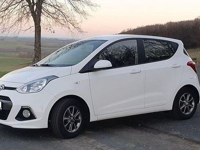 Gebraucht Hyundai i10 Edition 67 PS (49 kW) 2014 Weiß Kleinwagen