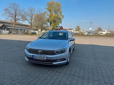 Gebraucht VW Passat Comfortline 150 PS (110 kW) 2018 Grau Kombi