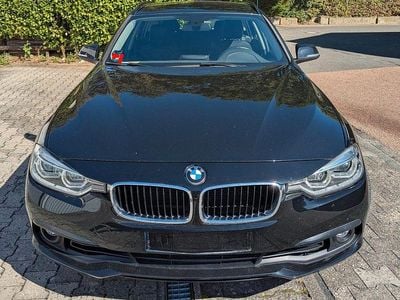 Schwarz Gebraucht 2019 BMW 318 Advantage Kombi | 17.200 € (Fairer Preis)