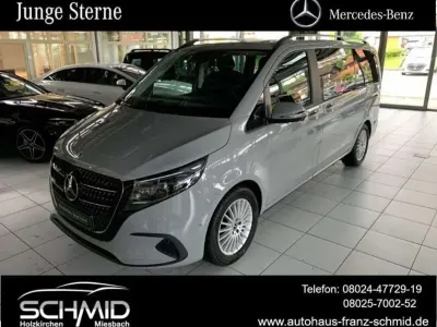 Gebraucht Mercedes V220 Style 163 PS (119 kW) 2025 Alpingrau Van / Kleinbus