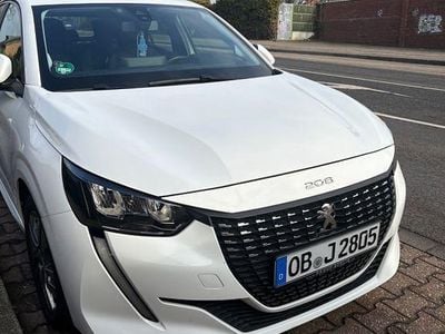 Gebraucht Peugeot 208 Active 101 PS (74 kW) 2022 Weiß Kleinwagen