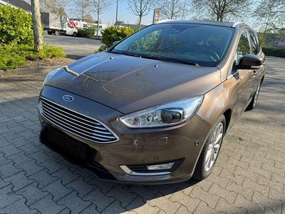 Usata Ford Focus Titanium 125 CV (91 kW) 2017 Marrone Station wagon
