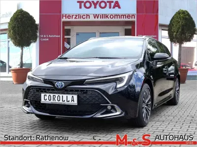 Używany Toyota Corolla Team 196 KM (144 kW) 2023 Czarny Kombi