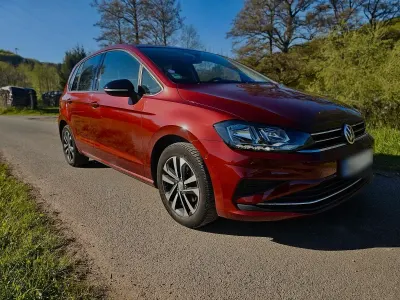 Używany VW Golf IQ Drive 116 KM (85 kW) 2020 Czerwony Minivan