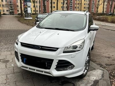 Gebraucht Ford Kuga Individual 180 PS (132 kW) 2015 Weiß SUV