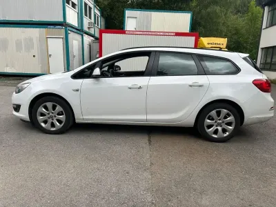 Gebraucht Opel Astra Sport 110 PS (80 kW) 2016 Weiß Limousine