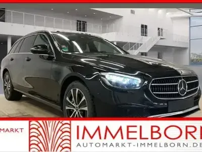 Second-hand Mercedes E300 306 CP (225 kW) 2022 Negru Berlinǎ