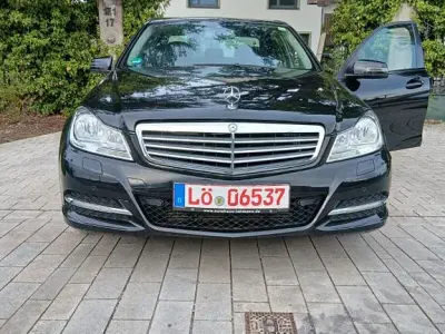 Gebraucht Mercedes C180 Avantgarde 156 PS (114 kW) 2011 Schwarz Limousine