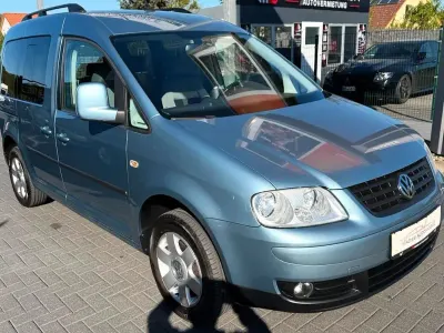 Usata VW Caddy Style 105 CV (77 kW) 2009 Blu Monovolume