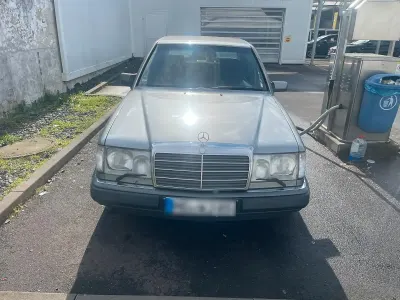 Usata Mercedes E280 197 CV (144 kW) 1993 Grigio Berlina