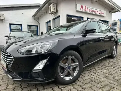 Gebraucht Ford Focus Cool & Connect 125 PS (91 kW) 2020 Agate black Kombi